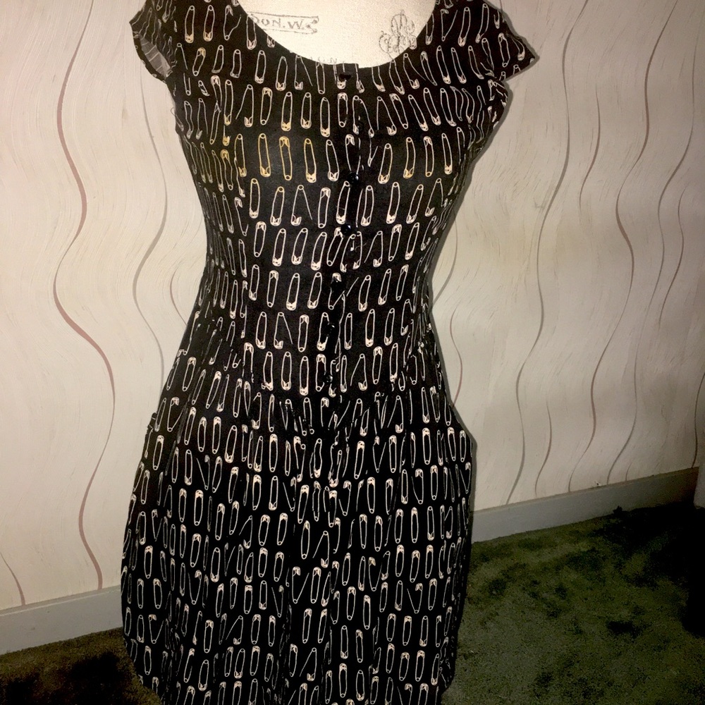 Retro dress with pin print on it
